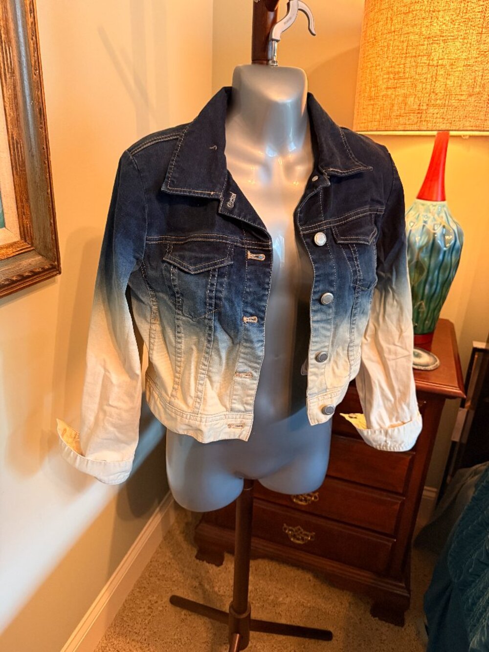 ✨ Chico's Platinum Blue & White Ombré Cropped Denim Jacket ✨